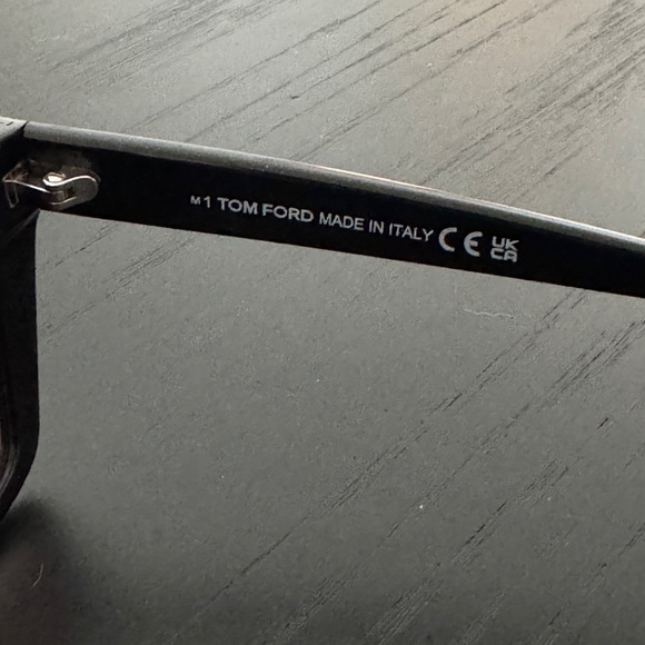 Tom Ford oversized sunglasses with original case. - Picture 6 of 6